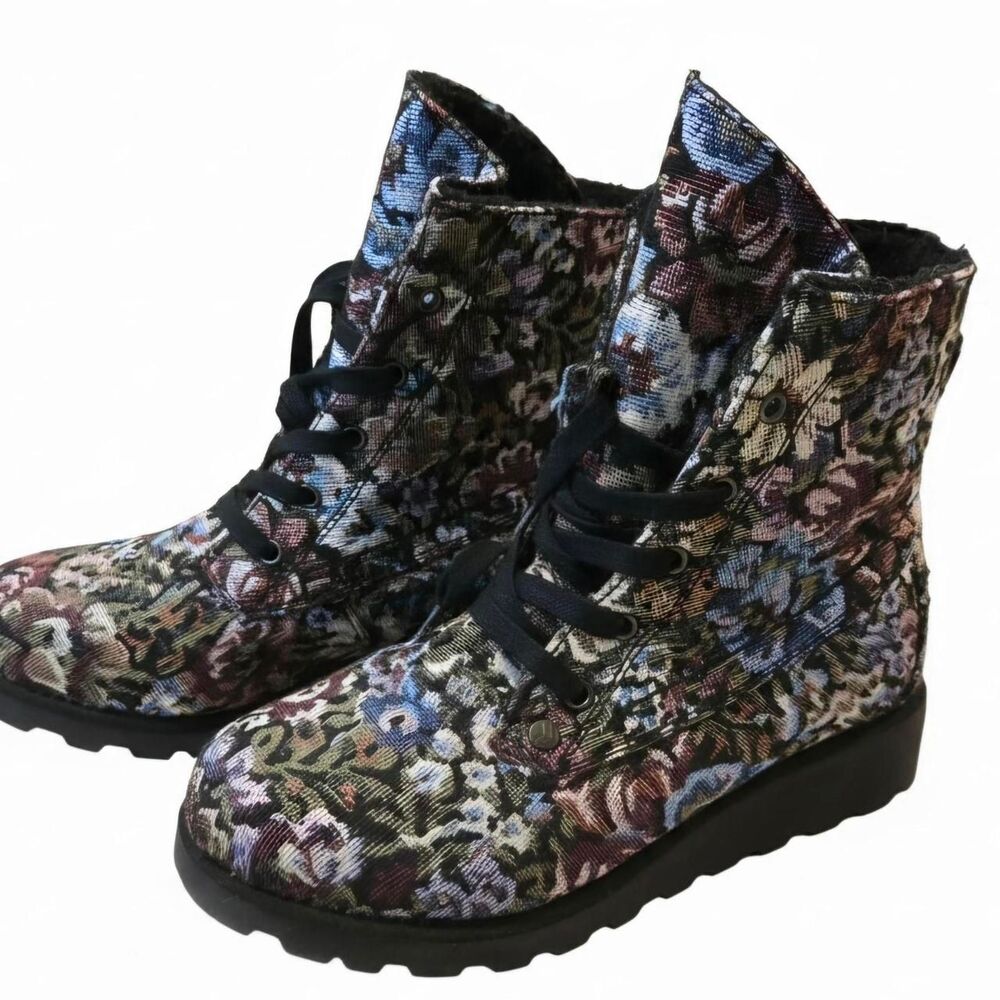 Bearpaw Women's Black Boots
